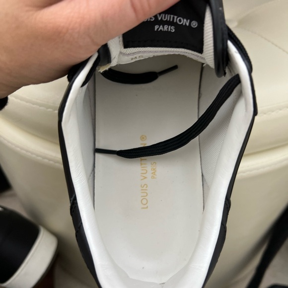 Men’s Louis Vuitton sneakers - Picture 8 of 8
